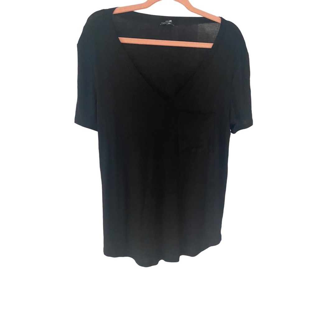 Fashion Nova Black V Neck Tee Shirt Size XL Extra Large